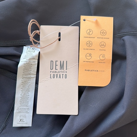 New Unworn with Tags - Fabletics Demi Lovato Roxanne High-Waisted 7/8 Capri - Picture 6 of 6